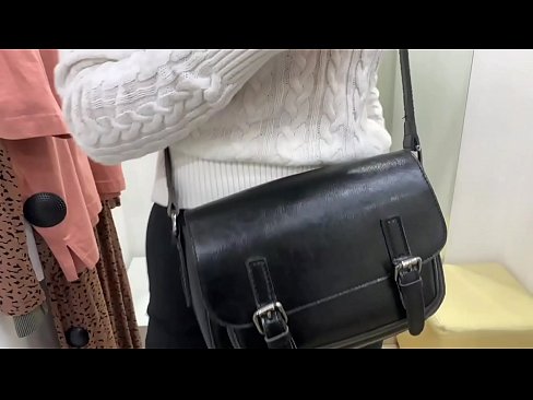 ❤️ Јавна мастурбација на младата кучка FeralBerry со дилдо во фитинг просторијата ❤️❌ Секс на порно mk.xxxpornolive.ru ﹏